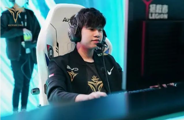 在现代足球 在现代足球