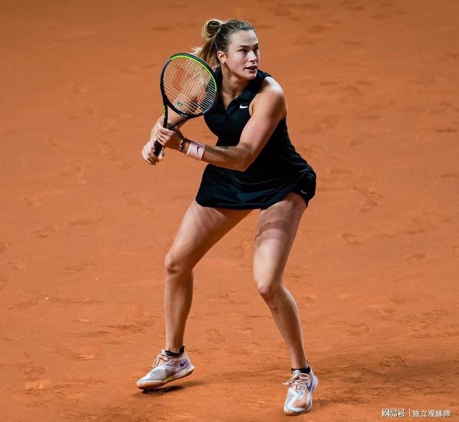 赛后接受采 赛后接受采